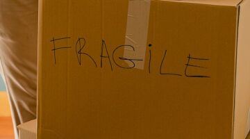8 Easy Tips for Packing Fragile Items for Moving