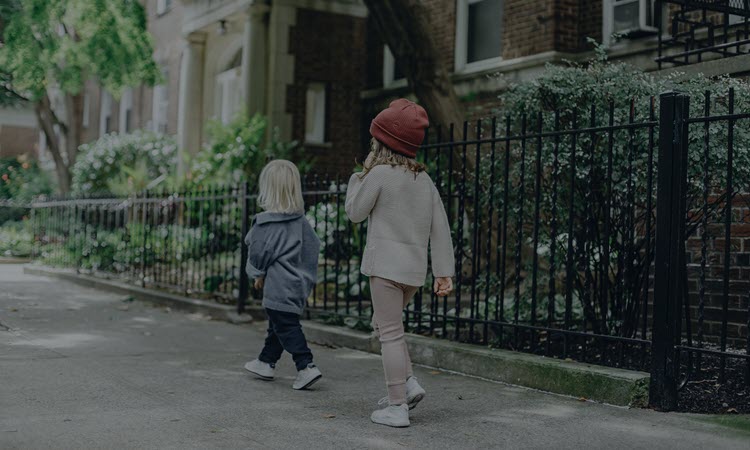 Meet your neighbors after moving with children