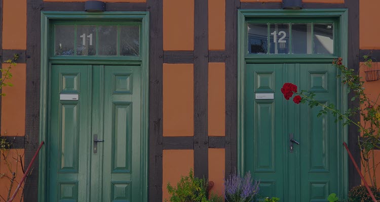 Meet your neighbors after moving into a new house Begin meeting with neighbors